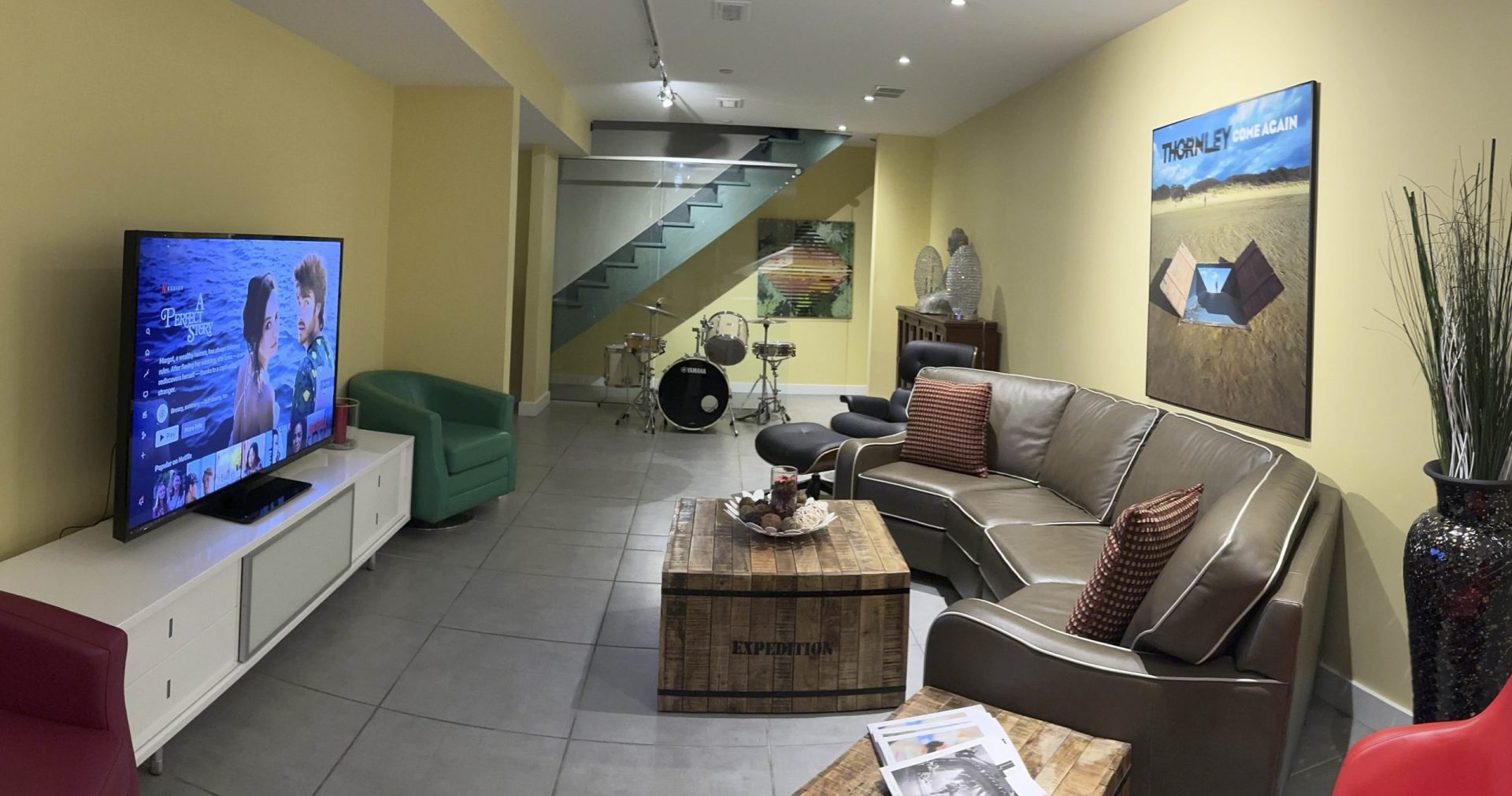 Kitchen lounge in Toronto